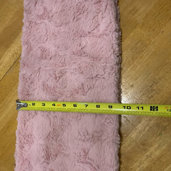 New LOFT Pink Plush Infinity Scarf NWT - Picture 9 of 9